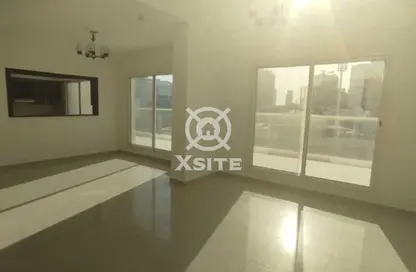 Apartment - 2 Bedrooms - 3 Bathrooms for rent in Royal JVC Building - Jumeirah Village Circle - Dubai