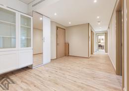 LARGE & SPACIOUS 2 B/R + LAUNDRY + COVERED PARKING + FREE CHILLER CENTRAL A/C + FREE COOKING GAS + FREE APPLIANCES