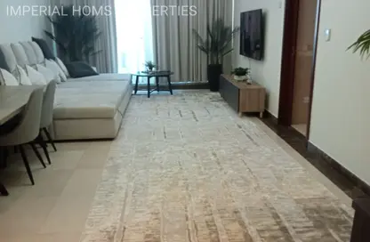 شقة - 3 غرف نوم - 5 حمامات للايجار في مساكن كورنيش عجمان - طريق كورنيش عجمان - عجمان