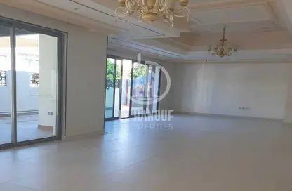 Empty Room image for: Villa - 6 Bedrooms - 4 Bathrooms for rent in Al Bateen Wharf - Al Bateen - Abu Dhabi, Image 1