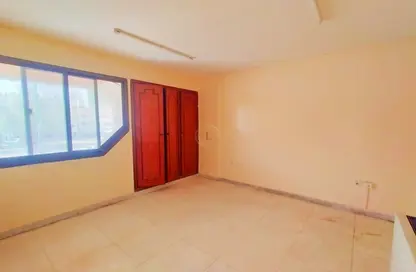 Apartment - 3 Bedrooms - 2 Bathrooms for rent in Al Kewaitat - Central District - Al Ain