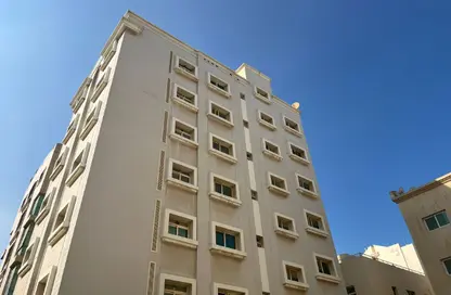 عمارة بالكامل - 8 غرف نوم - 8 حمامات للبيع في القليعة - الشرق - الشارقة