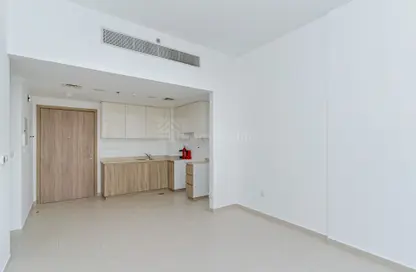 شقة - غرفة نوم - 1 حمام للايجار في شقق يونا - تاون سكوير - دبي