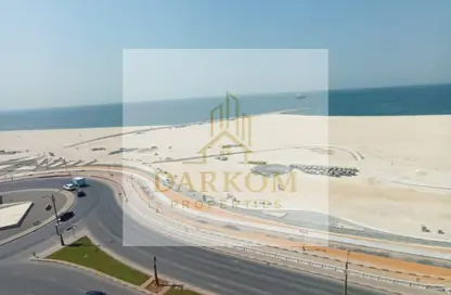 شقة - 2 غرف نوم - 2 حمامات للايجار في مساكن كورنيش عجمان - طريق كورنيش عجمان - عجمان