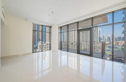 Apartment - 1 Bedroom - 2 Bathrooms for sale in Boulevard Crescent 2 - BLVD Crescent - Downtown Dubai - Dubai
