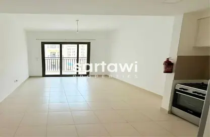Apartment - 1 Bedroom - 1 Bathroom for sale in Hayat Boulevard-1A - Hayat Boulevard - Town Square - Dubai