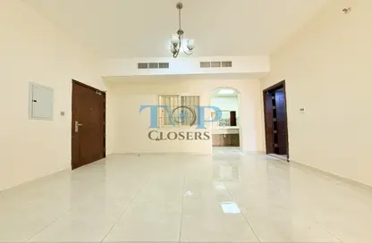 Apartment - 2 Bedrooms - 3 Bathrooms for rent in Al Dafeinah - Asharej - Al Ain