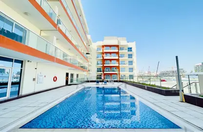 شقة - 3 غرف نوم - 4 حمامات للايجار في بناية رويال جي في سي - قرية الجميرا سركل - دبي