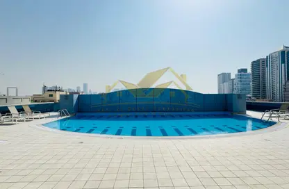 Apartment - 3 Bedrooms - 3 Bathrooms for rent in Silver Sands 2 - Mankhool - Bur Dubai - Dubai