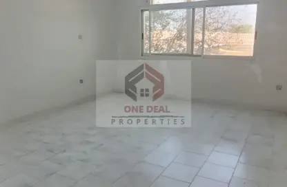 Villa - 5 Bedrooms - 4 Bathrooms for rent in Al Markhaniya - Al Ain