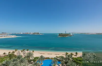 Apartment - 3 Bedrooms - 3 Bathrooms for rent in Al Sultana - Shoreline Apartments - Palm Jumeirah - Dubai