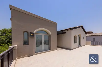 فيلا - 5 غرف نوم - 6 حمامات للايجار في بحيرات سيينا - نار - منطقة الجولف بالجميرا - دبي