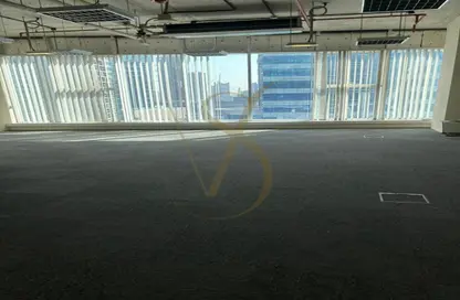صورة لـ موقف سيارات مكتب - استوديو - 1 حمام للايجار في برج المنارة - الخليج التجاري - دبي ، صورة رقم 1