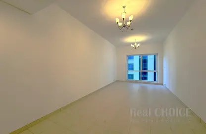 Apartment - 2 Bedrooms - 3 Bathrooms for rent in Latifa Tower - Sheikh Zayed Road - Dubai