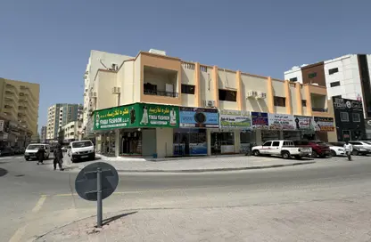 عمارة بالكامل - استوديو - 5 حمامات للبيع في الرميلة - عجمان