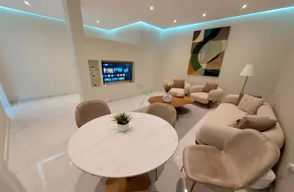 شقة - 2 غرف نوم - 2 حمامات للايجار في السروج - العين