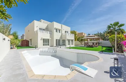 Villa - 6 Bedrooms - 5 Bathrooms for rent in Meadows 5 - Meadows - Dubai