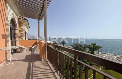 Villa - 5 Bedrooms - 6 Bathrooms for sale in Sur La Mer - La Mer - Jumeirah - Dubai