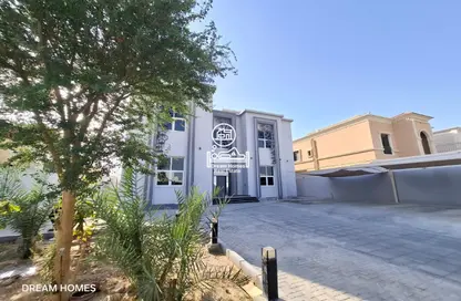 فيلا - 5 غرف نوم - 7 حمامات للايجار في مدينة الرياض - أبوظبي