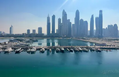 Apartment - 3 Bedrooms - 4 Bathrooms for rent in Marina Vista - EMAAR Beachfront - Dubai Harbour - Dubai