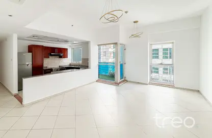 Apartment - 2 Bedrooms - 2 Bathrooms for rent in Cascades Tower - Dubai Marina - Dubai