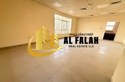 مكتب - استوديو - 1 حمام للايجار في المنطقة الصناعية بالشارقة - الشارقة مكتب - استوديو - 1 حمام للايجار في المنطقة الصناعية بالشارقة - الشارقة