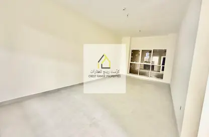 شقة - 2 غرف نوم - 3 حمامات للايجار في مبنى نهيل - الروضة - أبوظبي