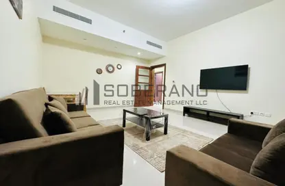 Apartment - 2 Bedrooms - 2 Bathrooms for rent in Al Salam Tower - Tourist Club Area - Abu Dhabi