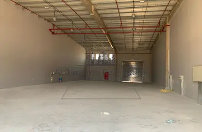Warehouse - Studio - 1 Bathroom for rent in Umm Al Thuoob - Umm Al Quwain