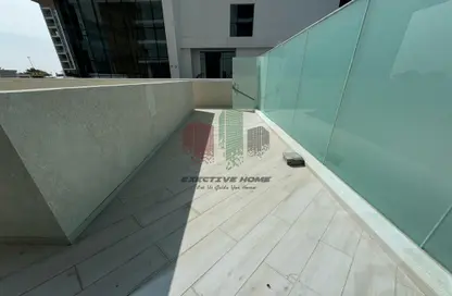 Terrace image for: Apartment - 1 Bathroom for rent in Al Dana - Al Raha Beach - Abu Dhabi, Image 1