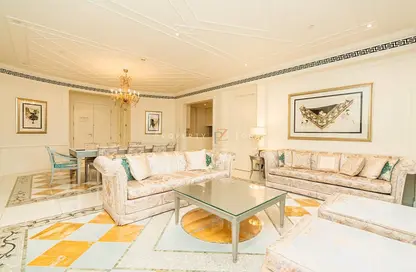 شقة - 2 غرف نوم - 3 حمامات للبيع في بالازيو فيرساتشي - القرية التراثية - دبي