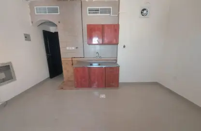 Apartment - Studio - 1 Bathroom for rent in Muwailih Building - Muwaileh - Sharjah