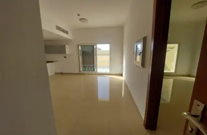 شقة - غرفة نوم - 2 حمامات للايجار في مسكن الامير - قرية الجميرا سركل - دبي