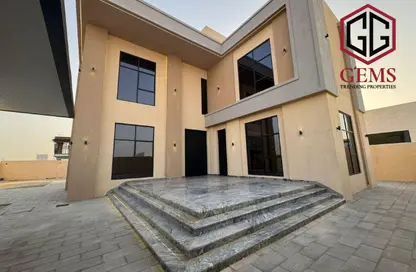 Villa - 5 Bedrooms - 6 Bathrooms for rent in Al Aweer 1 - Al Aweer - Dubai