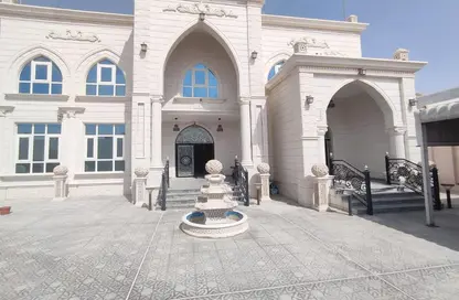 فيلا - 5 غرف نوم - 8 حمامات للايجار في مدينة الرياض - أبوظبي