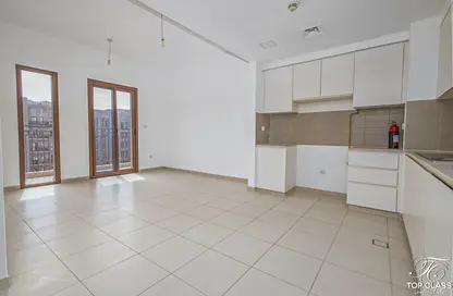 Kitchen image for: Apartment - 2 Bedrooms - 2 Bathrooms for rent in Zahra Breeze Apartments 3A - Zahra Breeze Apartments - Town Square - Dubai, Image 1