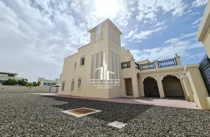 فيلا - 2 غرف نوم - 4 حمامات للايجار في منطقة 16 - قرية الجميرا سركل - دبي