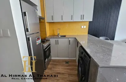 شقة - غرفة نوم - 2 حمامات للايجار في ذا في تاور - مجمع دبي ريزيدنس - دبي