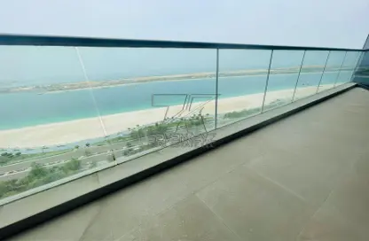 Apartment - 5 Bedrooms - 6 Bathrooms for rent in Wave tower - Corniche Road - Abu Dhabi