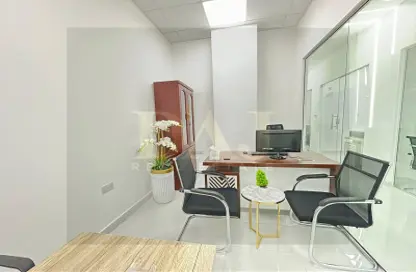 Office Space - Studio - 1 Bathroom for rent in Red Avenue - Al Garhoud - Dubai