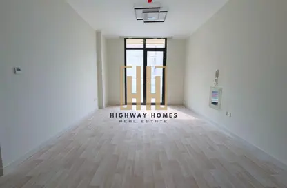 شقة - غرفة نوم - 1 حمام للايجار في الزاهية - تجارية مويلح - الشارقة