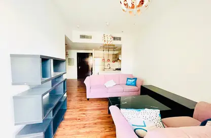 Apartment - 3 Bedrooms - 3 Bathrooms for rent in Green Diamond 1 A - Green Diamond 1 - Arjan - Dubai