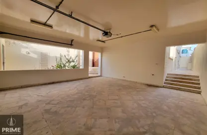 Villa - 4 Bedrooms - 7 Bathrooms for rent in Khalidiya Centre - Cornich Al Khalidiya - Al Khalidiya - Abu Dhabi