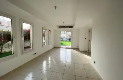 فيلا - 2 غرف نوم - 3 حمامات للايجار في الينابيع 6 - الينابيع - دبي فيلا - 2 غرف نوم - 3 حمامات للايجار في الينابيع 6 - الينابيع - دبي