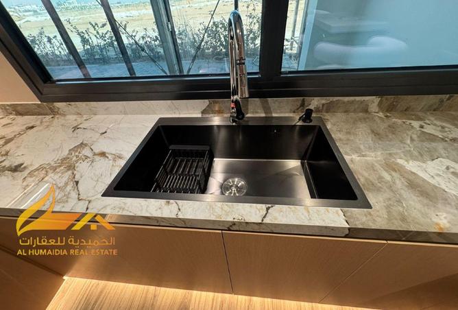 15915000 - Property Image 2