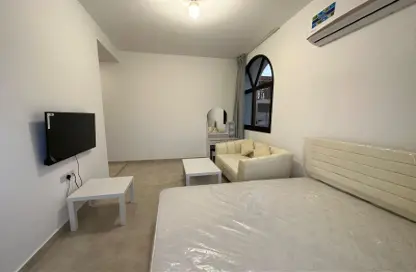 صورة لـ غرفة- غرفة النوم شقة - 1 حمام للايجار في ربدان - أبوظبي ، صورة رقم 1