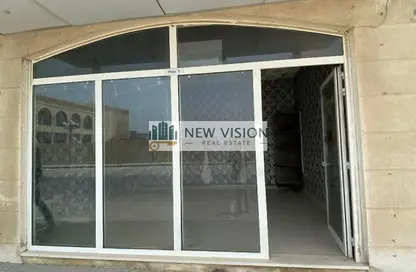Shop - Studio for rent in Al Qulaya'ah - Al Sharq - Sharjah