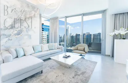 Living Room image for: Apartment - 2 Bedrooms - 4 Bathrooms for rent in Stella Maris - Dubai Marina - Dubai, Image 1