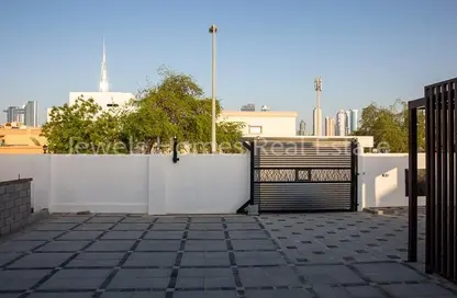 فيلا - 4 غرف نوم - 2 حمامات للايجار في الوصل - دبي