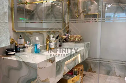 Apartment - 3 Bedrooms - 4 Bathrooms for sale in Al Muhannad Tower - Al Majaz - Sharjah Apartment - 3 Bedrooms - 4 Bathrooms for sale in Al Muhannad Tower - Al Majaz - Sharjah